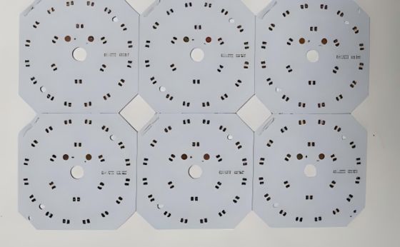 좋은 가격 1 Layer LED PCB Board With Aluminium Base Board 1OZ And White Soldermask 온라인으로